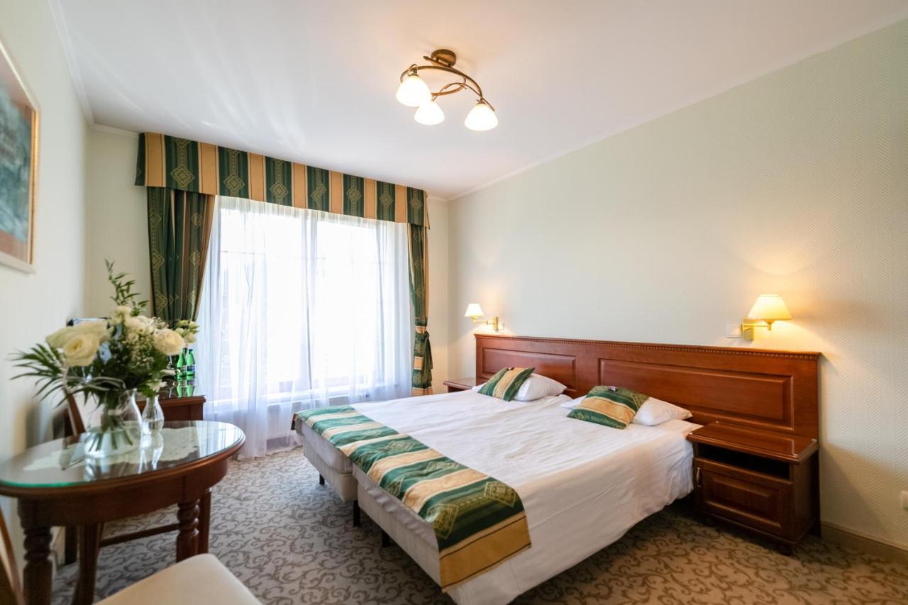 Rezydencja Czantoria & Spa Устрон Екстериор снимка